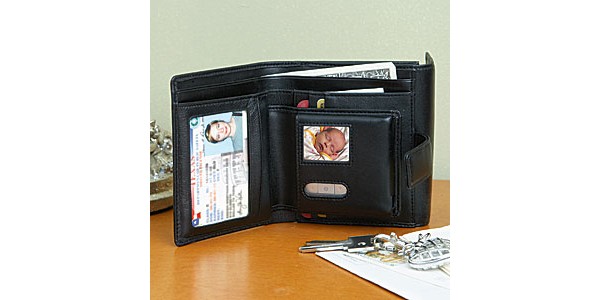 Brookstone, Digital Photo Wallet